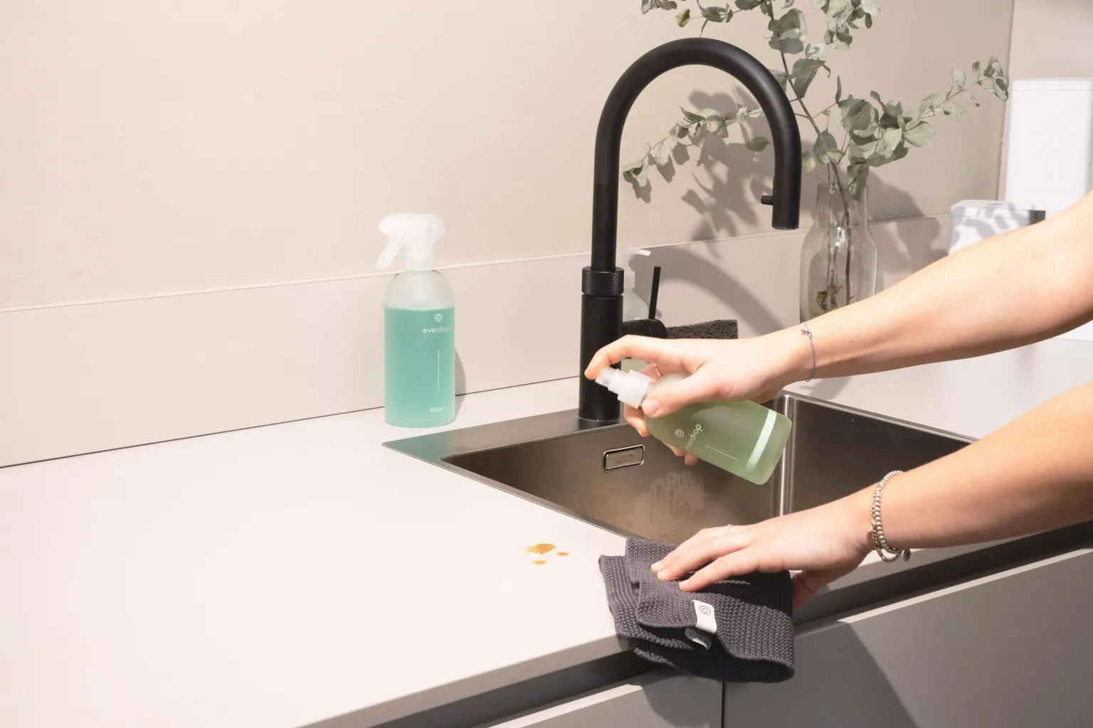 Domestic Worker Rights in Qatar: Hours, Rest, Leave, Pay and Gratuity