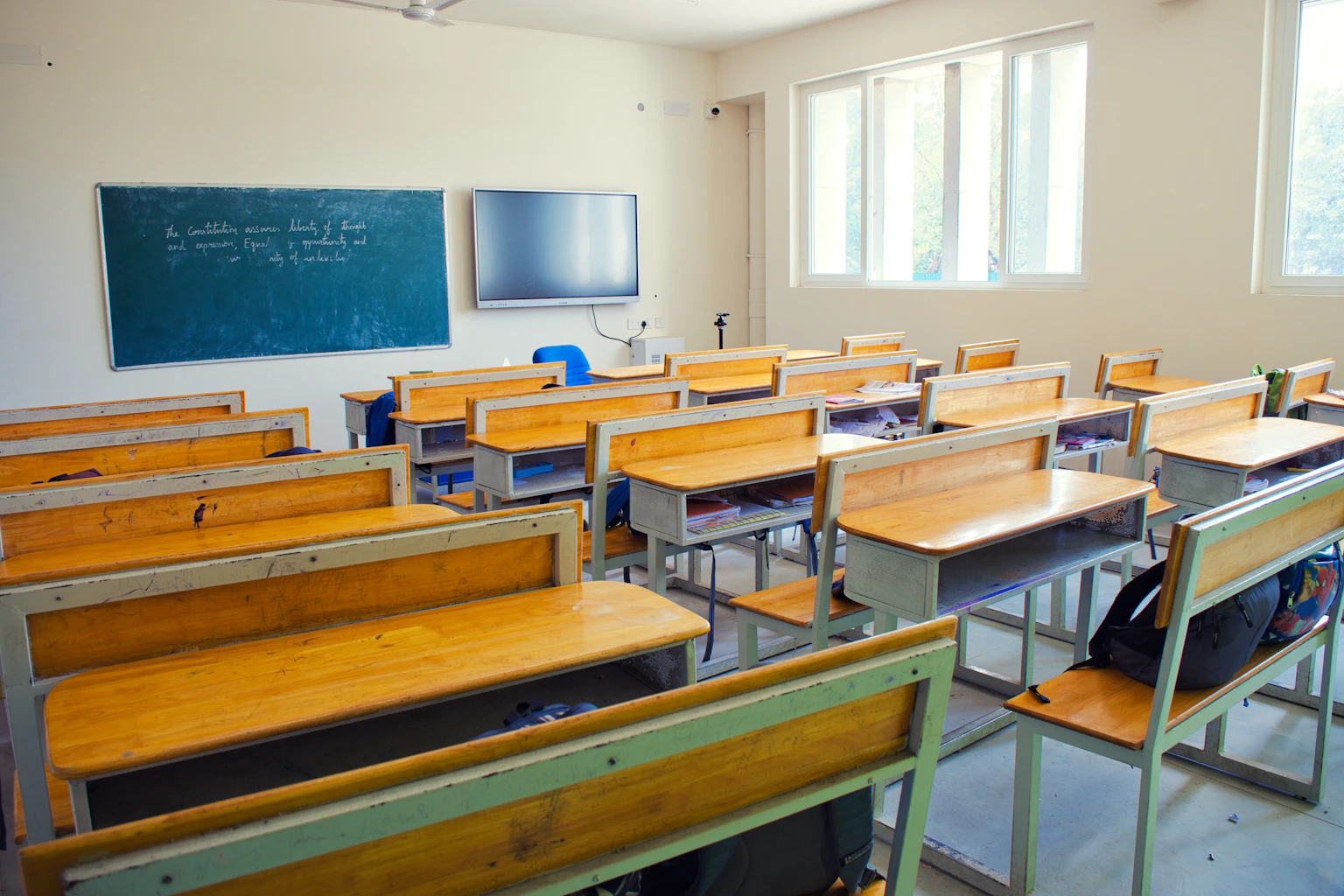 Transferring Schools in Qatar: Transfer Certificate, Deadlines and Attestation