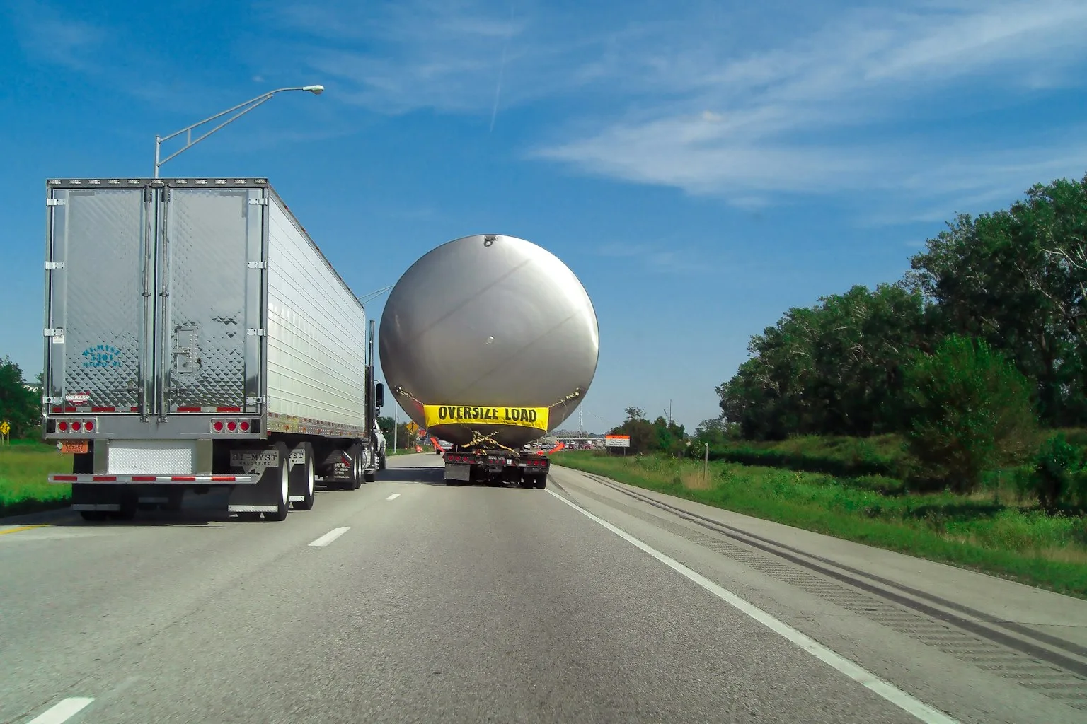 Truck Load, Weight and Size Limits in Qatar: What the Traffic Law Allows